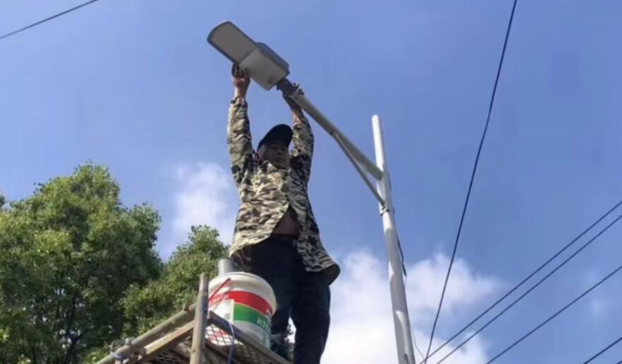 太阳能路灯的作业原理